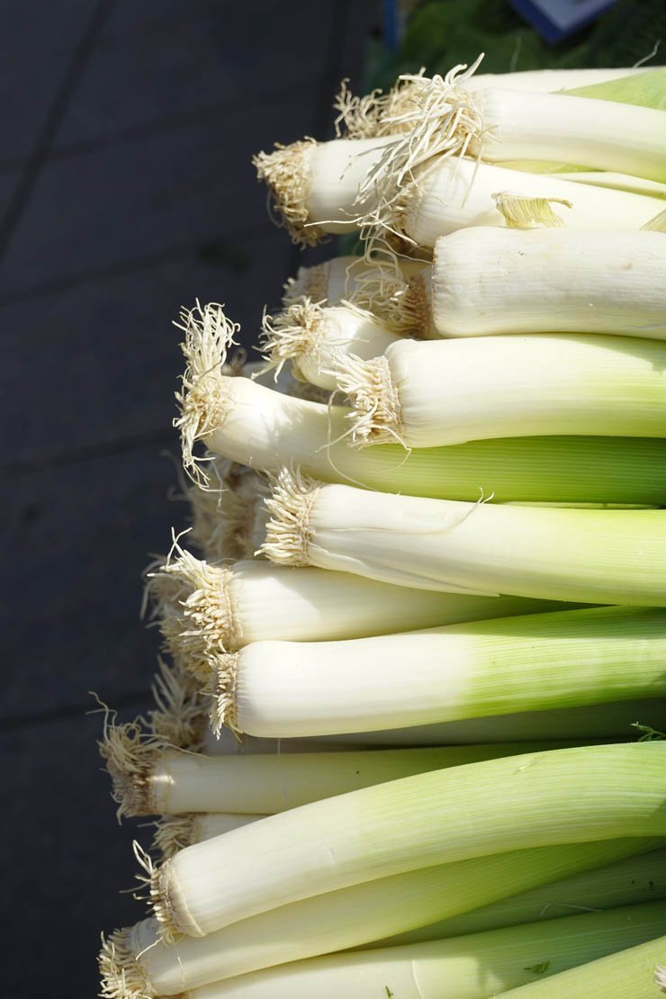 
									Vegetables leek springonion onion vegetable food salad health healthy food eat kitchen