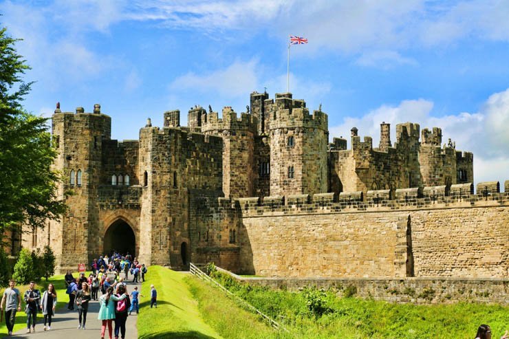 castle uk ancient tourism tourist old sky clear summer sunny