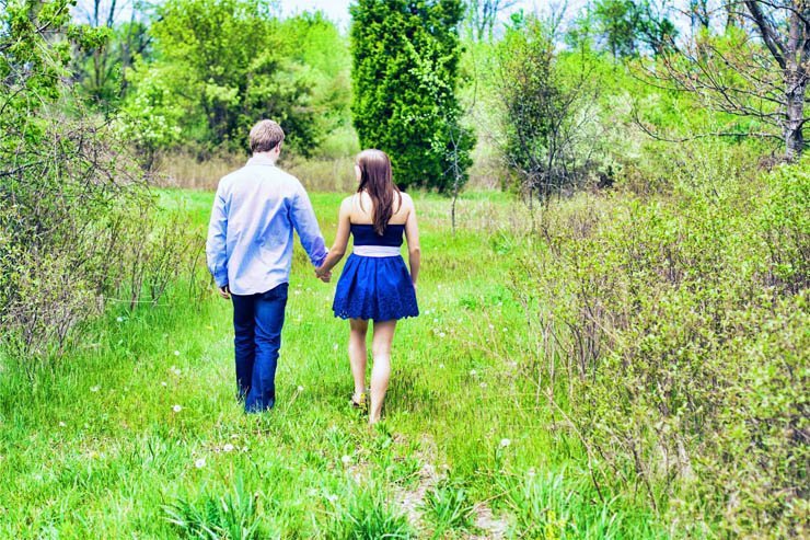 hand holding hold outdoor park love walk walking couple man woman