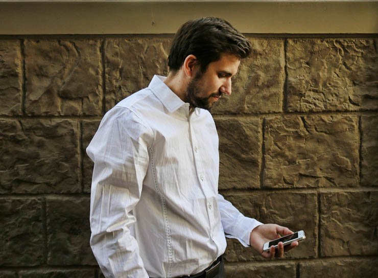 phone mobile cellphone cell tech technology text texting notification notifications