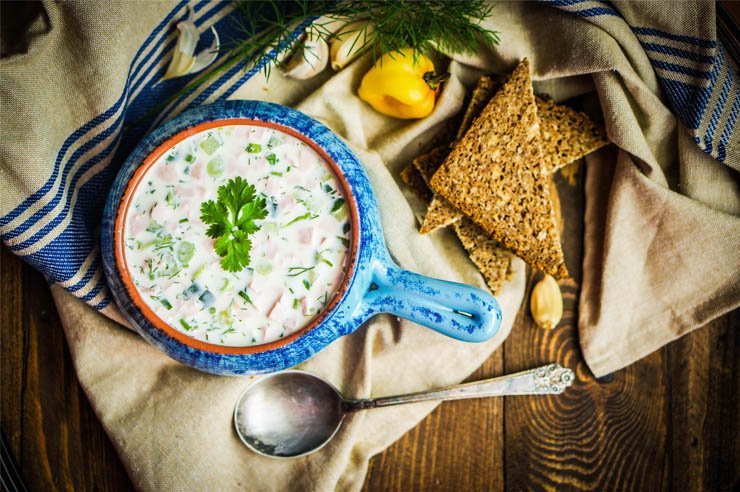 restaurant meal food dish eat cook cooking herb herbs soup creamy cream bread spoon