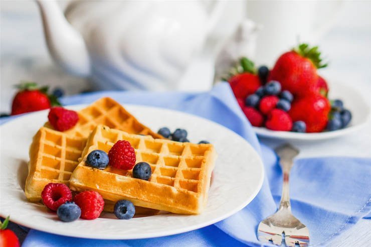 restaurant meal food dish eat cook cooking kitchen pancack berry berries raspberry blueberry strawberry sweet dessert fork bake waffle plate