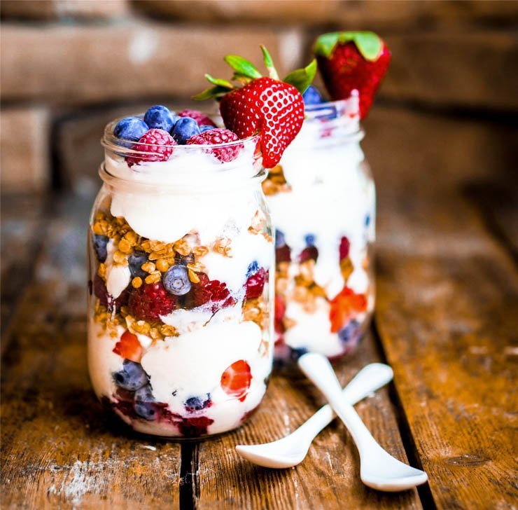 
									sweet dessert cook cooking bake baking bakery food milk yogurt spoon fruit fruits oat oats berry berries strawberry