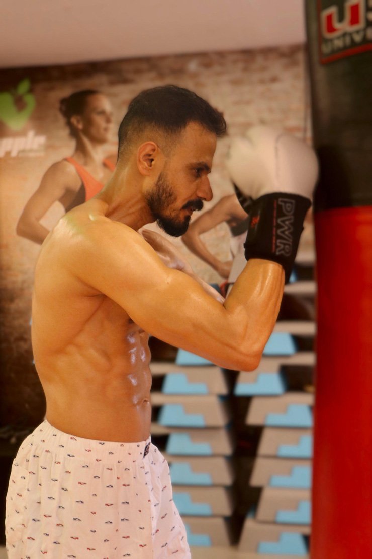 athlete weightlifting gym muscles healthy training lifting fitness health workout exercise sport sports weight fit boxing boxer