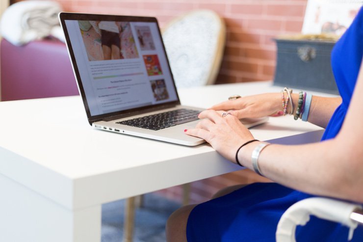 business finance formal job work employee working blog blogger home office website site laptop object technology fashion