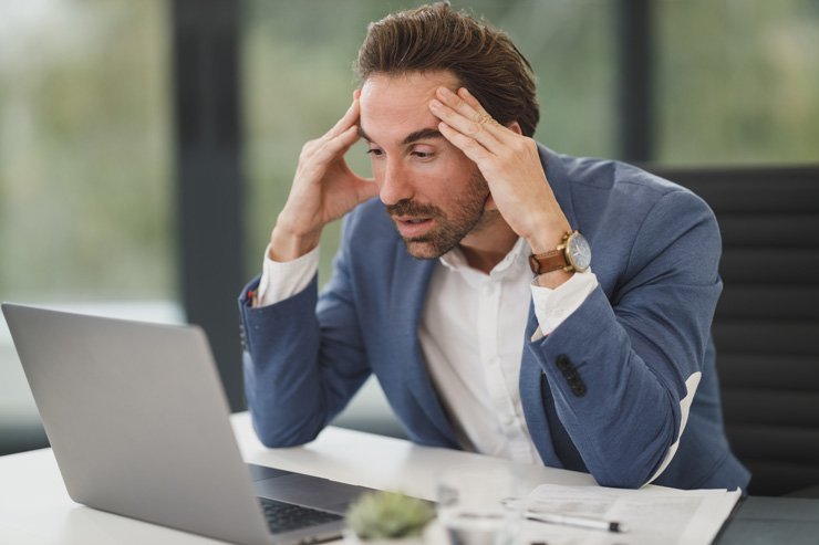 
									business finance formal job work employee working boss manager entrepreneur suit think thinking thought thoughts desk office