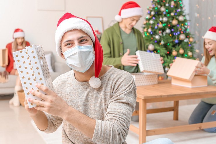 christmas claus holiday gift quarantine lockdown santa xmas friend family celebration present celebrate holidays friends corona decoration