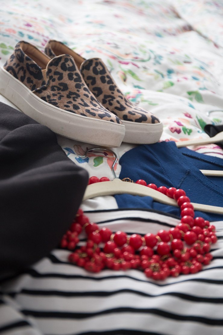 fashion beauty elegant elegance style stylish fashionista fashionable outfit flower sheet clothes hanger accessories printed shoes red necklace