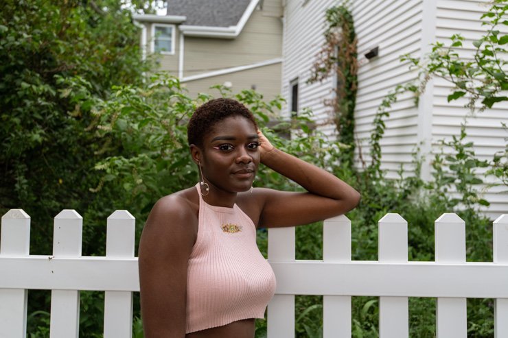 fashion beauty elegant elegance style stylish fashionista fashionable outfit lady woman women female african fence yard tree home house