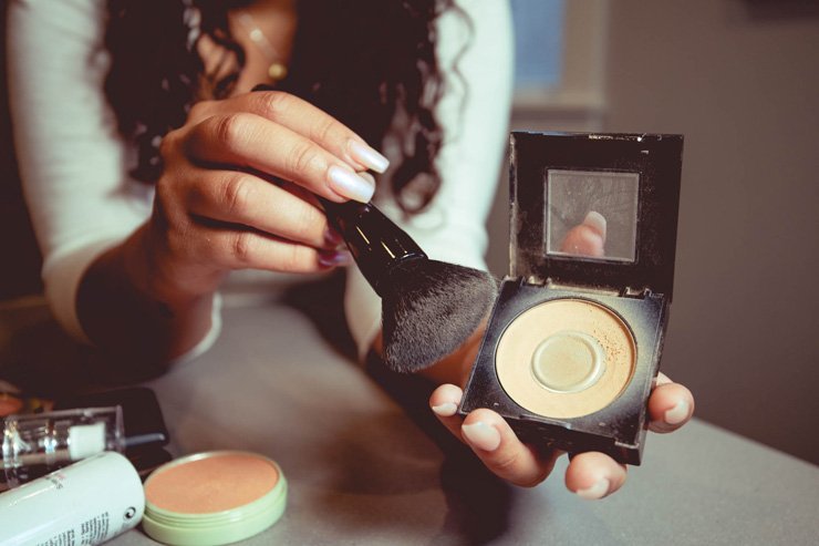 fashion beauty elegant elegance style stylish fashionista fashionable outfit woman women lady female pretty beautiful makeup brush powder blusher