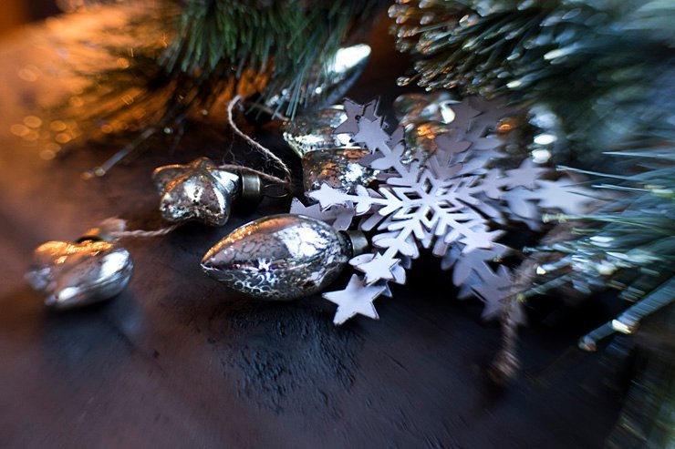 holidays eve snow christmas xmas holiday tree decoration decorations new year joy happy happiness flake flakes snowflake ornament