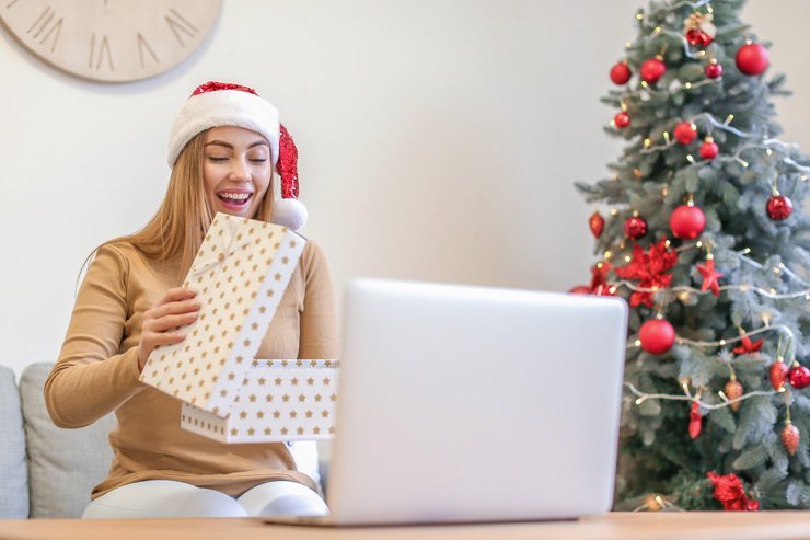 holidays eve snow christmas xmas holiday tree decoration decorations new year surprise gift gifts present presents