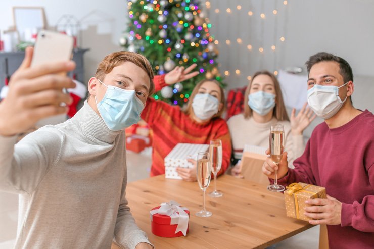 santa xmas friend family celebration gift present holiday claus quarantine celebrate lockdown christmas holidays friends corona decoration