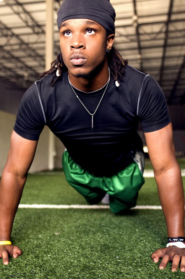 weightlifting gym muscles healthy training lifting fitness health workout exercise sport sports weight fit bodybuilding bodybuilder push up